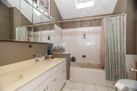 3512 North Bosworth Avenue Chicago IL 60657