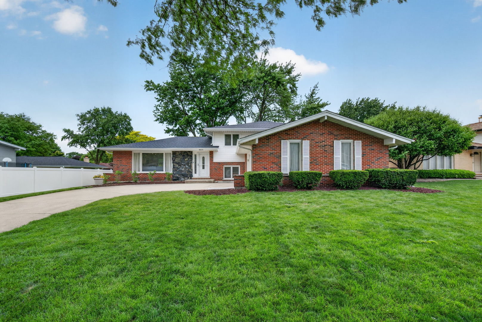 8632 Clifford Drive Darien IL 60561