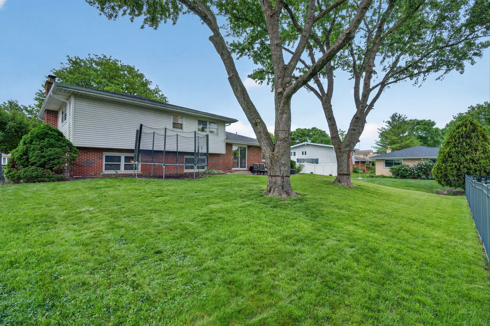 8632 Clifford Drive Darien IL 60561
