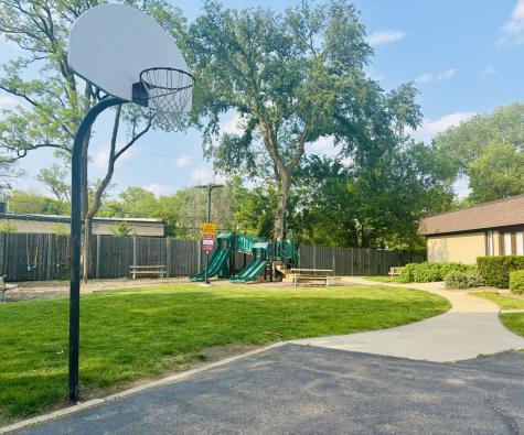 325 Shadowbend Drive Wheeling IL 60090