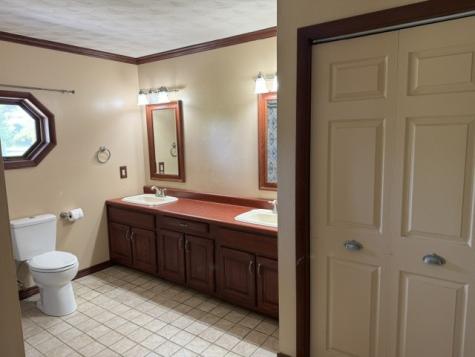 6241 Wards Mill Road Marion IL 62959