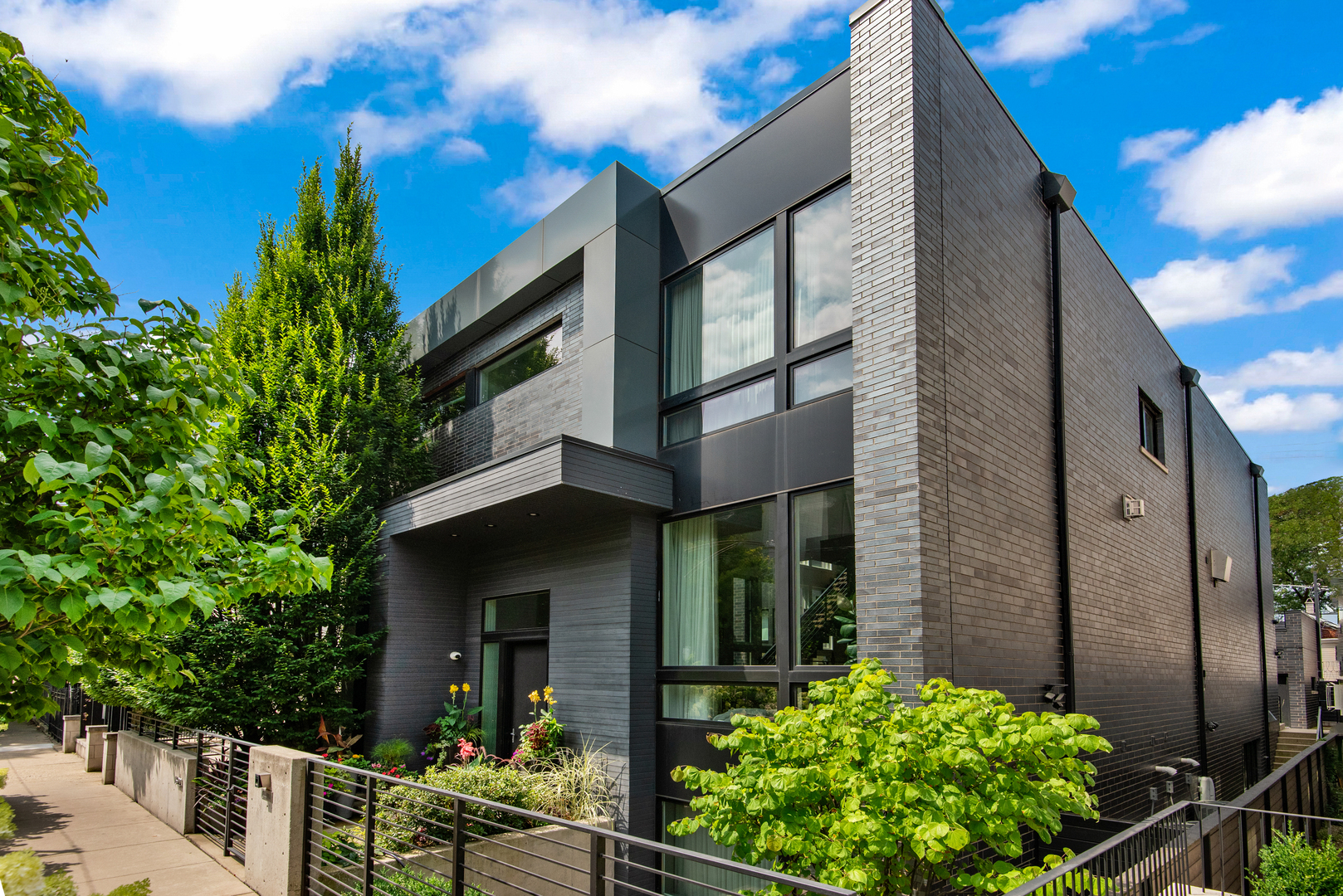 1622 North Wolcott Avenue Chicago IL 60622