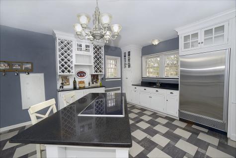 2221 Twin Oak Road Peru IL 61354