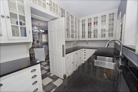 2221 Twin Oak Road Peru IL 61354