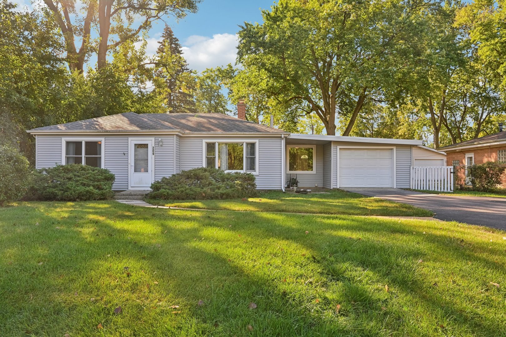 209 67TH Street Darien IL 60561