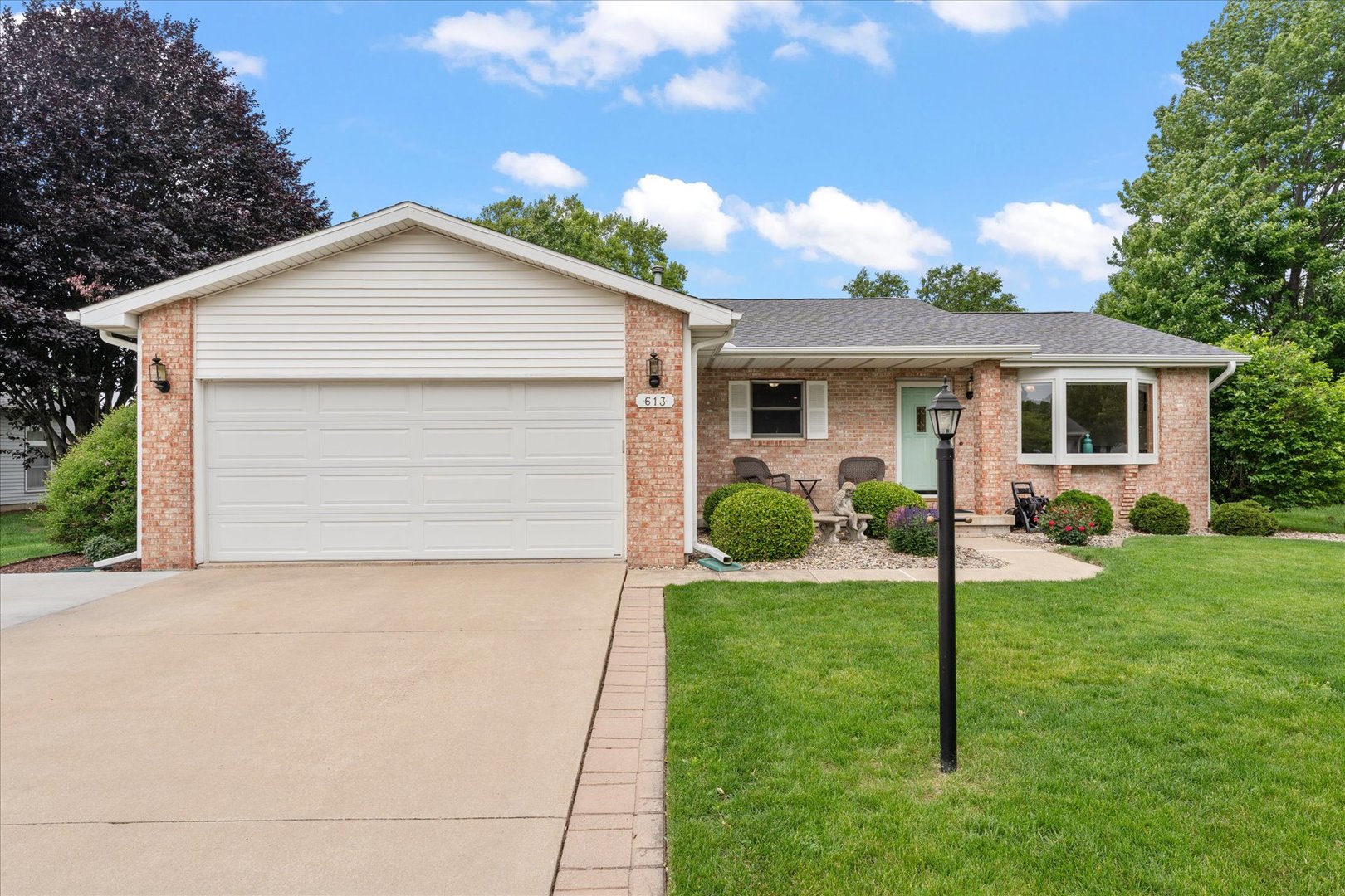 613 Crestwood Drive Champaign IL 61822