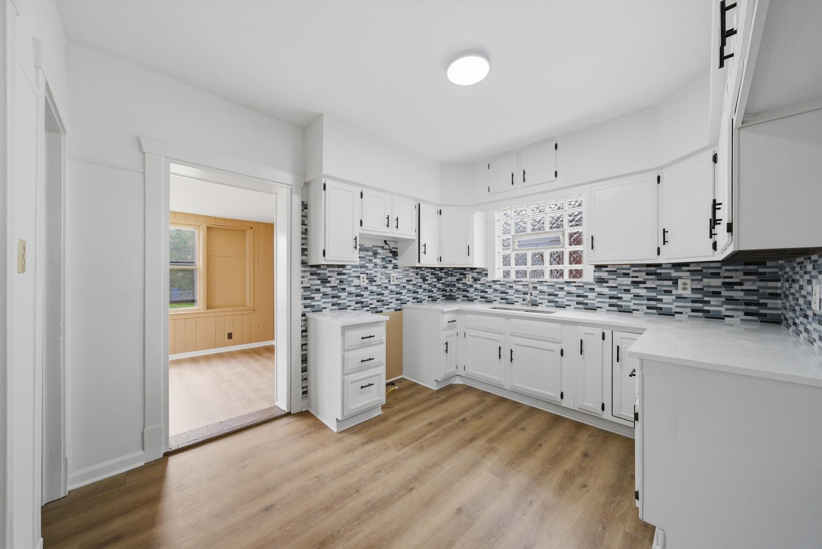 8533 South Rhodes Avenue Chicago IL 60619