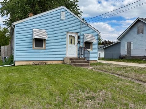3607 9TH Street Rock Island IL 61201