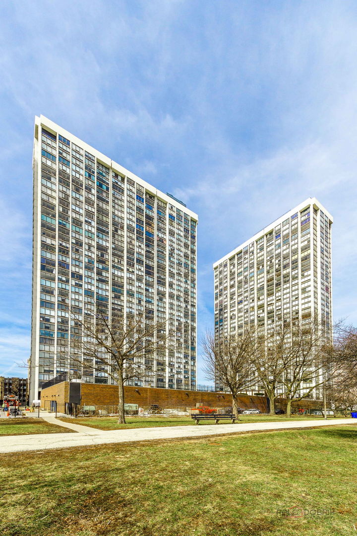 5445 North Sheridan Road Chicago IL 60640