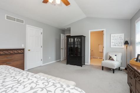 38 Bandecon Way Bloomington IL 61704