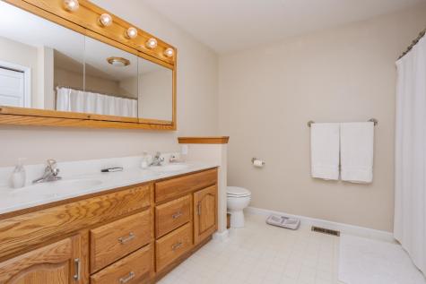 38 Bandecon Way Bloomington IL 61704