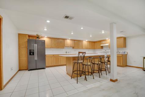 14650 Lamon Avenue Midlothian IL 60445