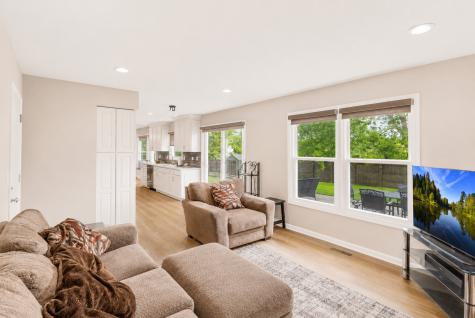 323 Farmhill Circle Wauconda IL 60084