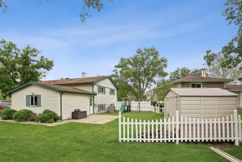 900 Arthur Drive Lombard IL 60148