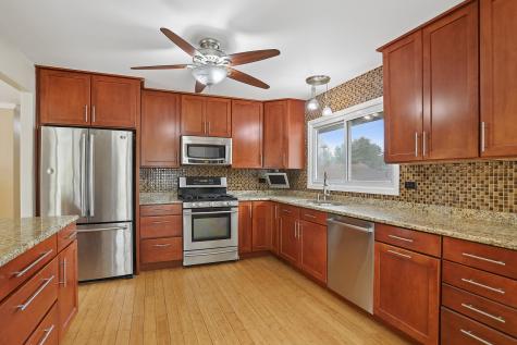900 Arthur Drive Lombard IL 60148