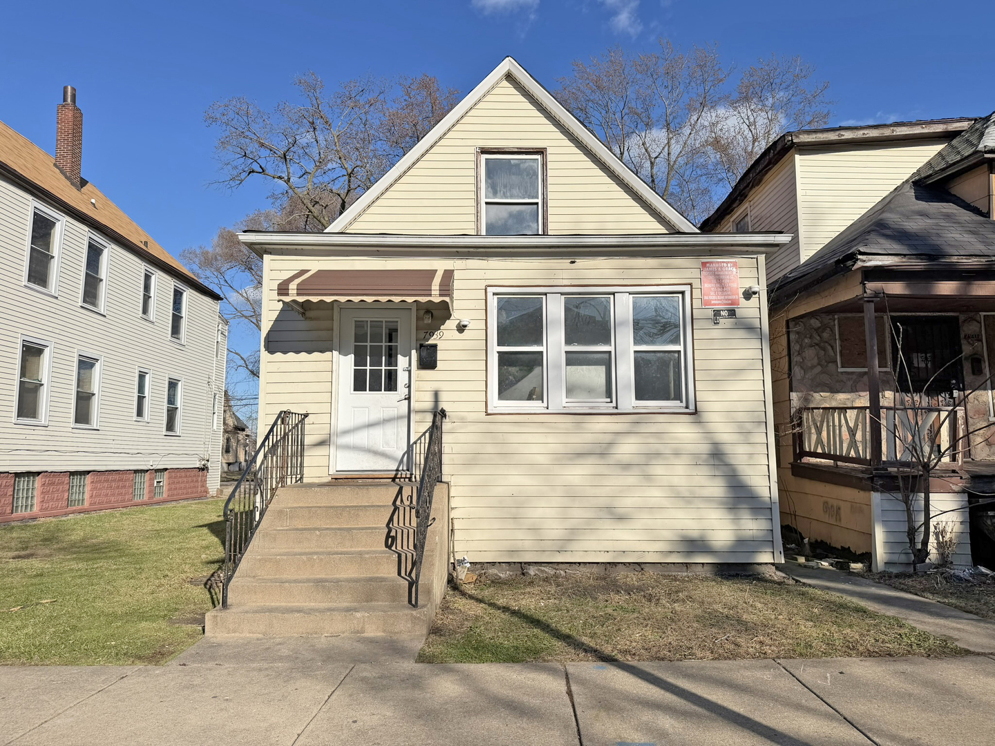 7939 South Escanaba Avenue Chicago IL 60617