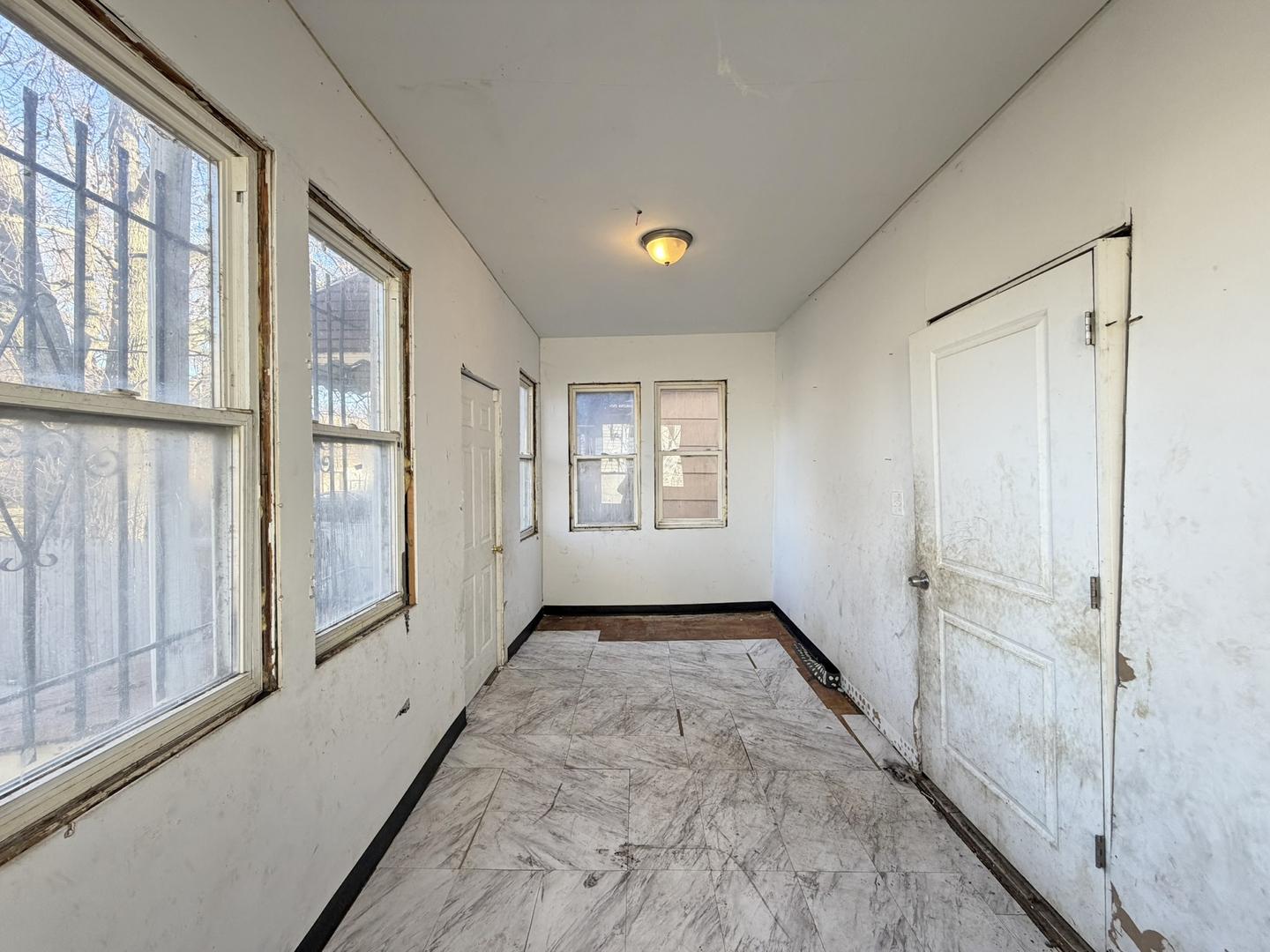 7939 South Escanaba Avenue Chicago IL 60617