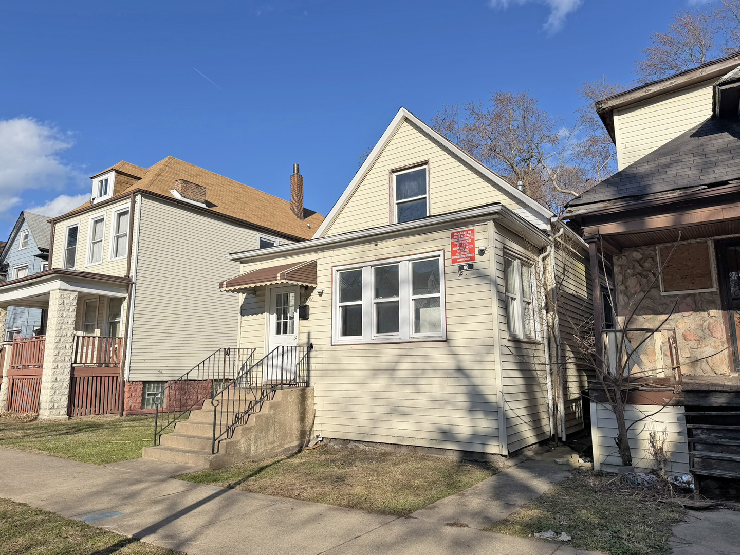 7939 South Escanaba Avenue Chicago IL 60617