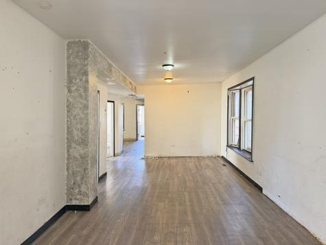7939 South Escanaba Avenue Chicago IL 60617