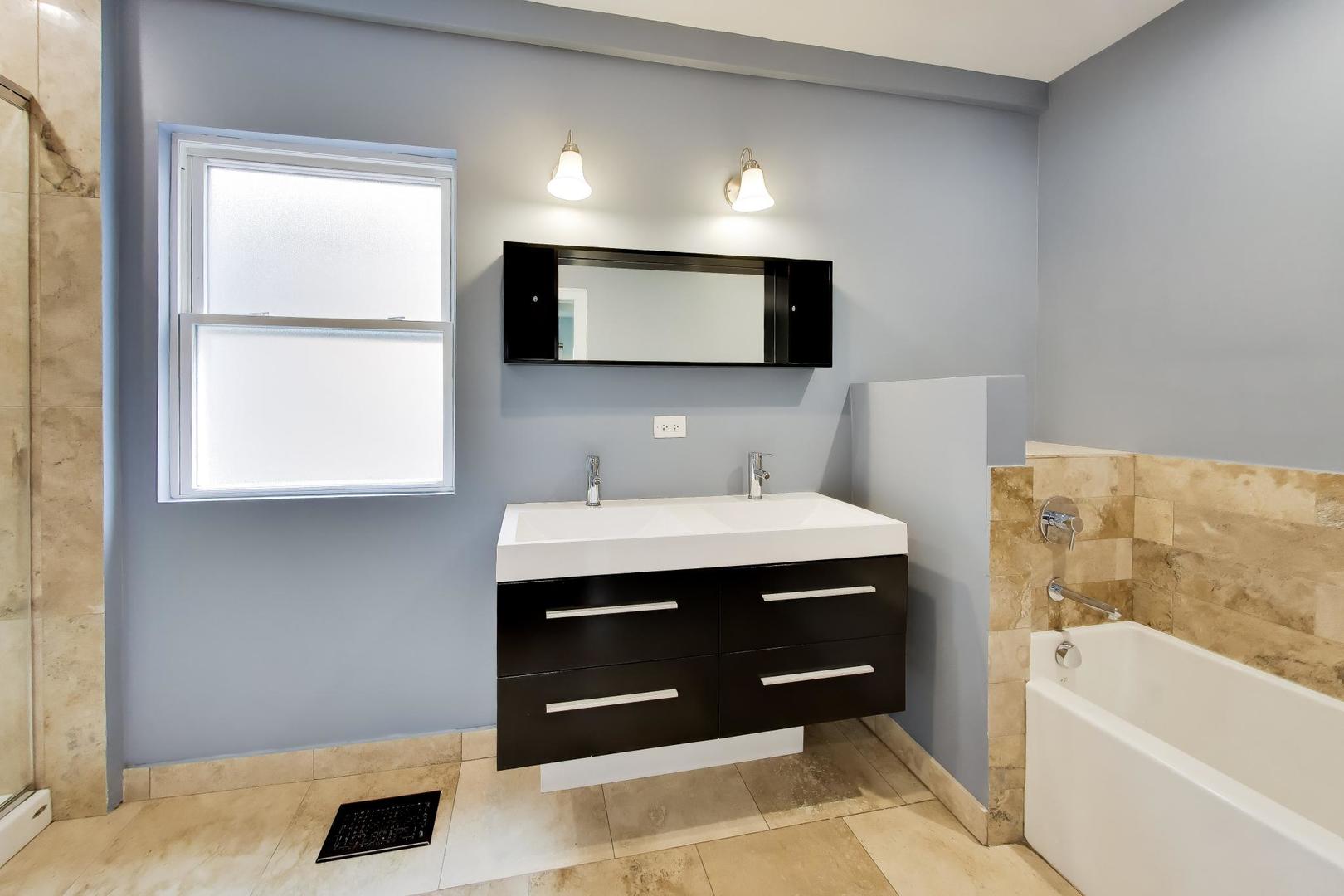 3526 West Mclean Avenue Chicago IL 60647