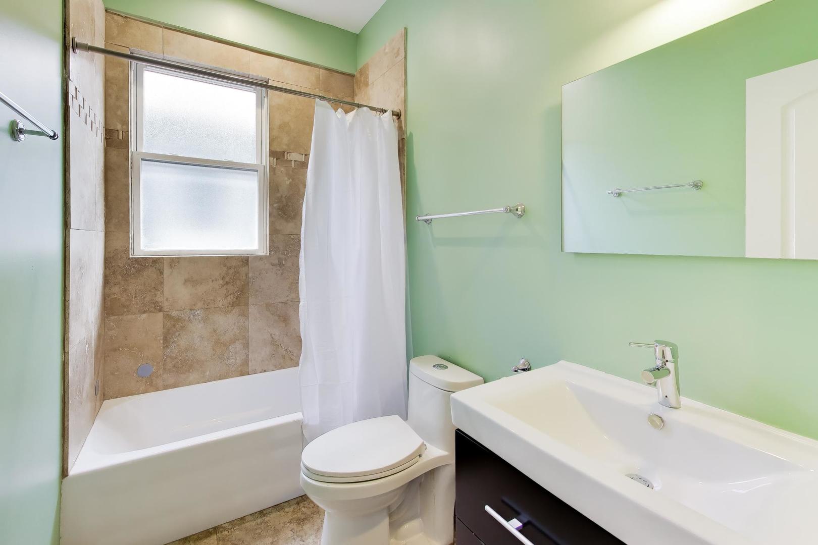 3526 West Mclean Avenue Chicago IL 60647