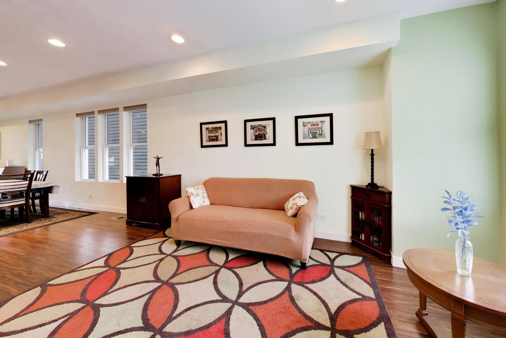 3526 West Mclean Avenue Chicago IL 60647