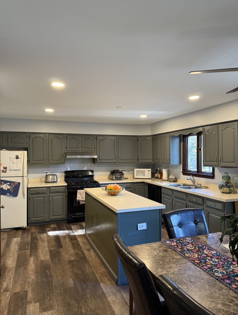 1433 Columbus Drive Bolingbrook IL 60490