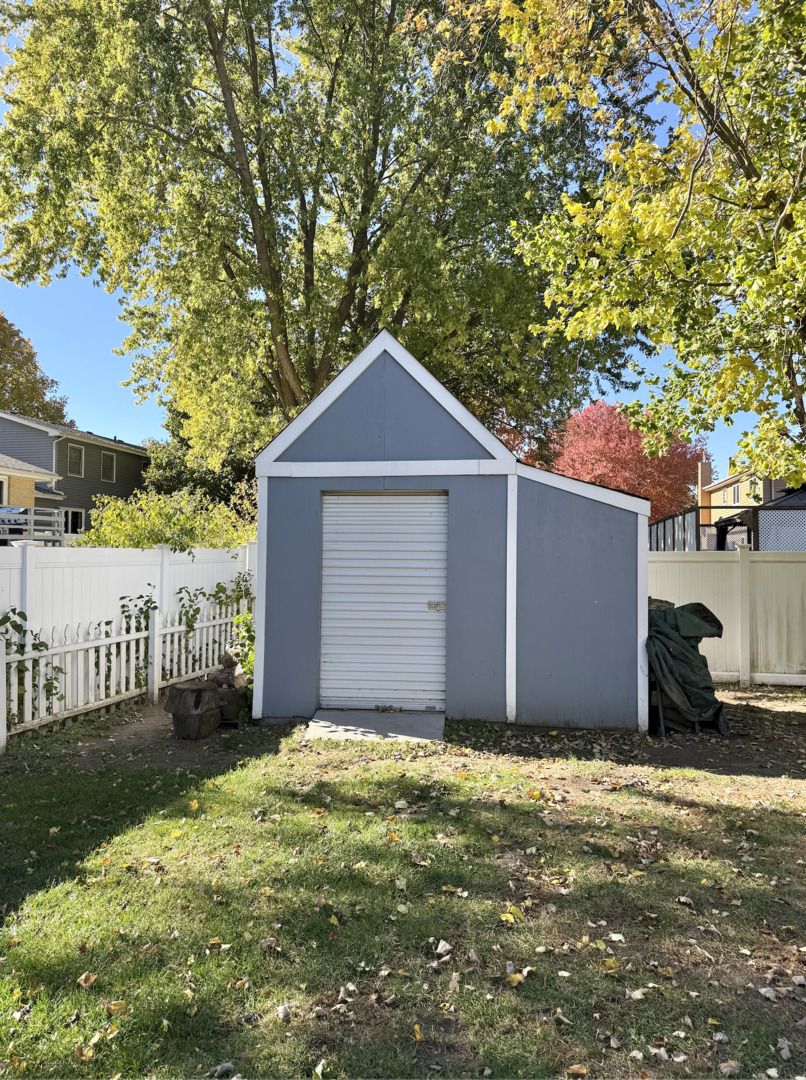 1433 Columbus Drive Bolingbrook IL 60490