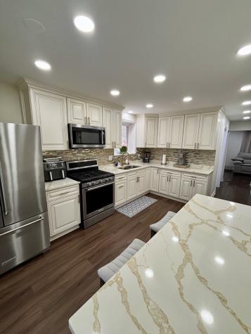 4100 West 81st Street Chicago IL 60652