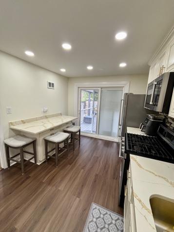 4100 West 81st Street Chicago IL 60652