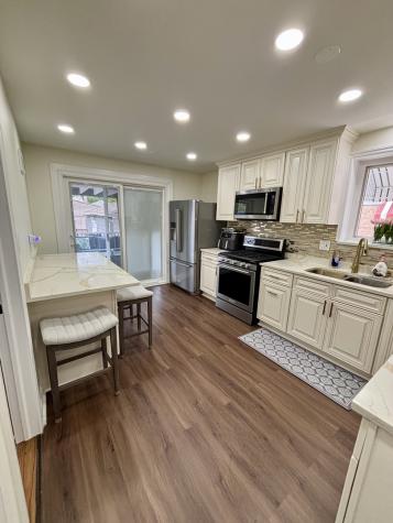 4100 West 81st Street Chicago IL 60652
