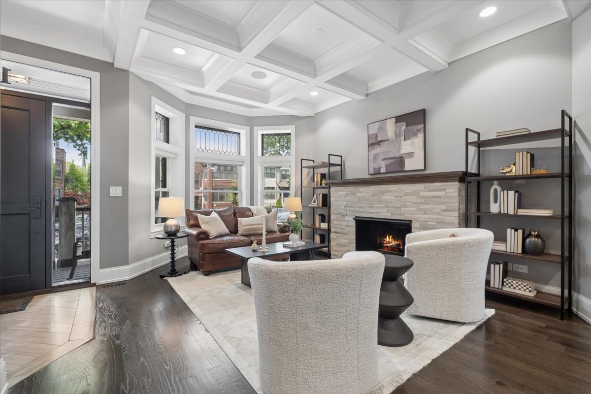 1655 West Carmen Avenue Chicago IL 60640