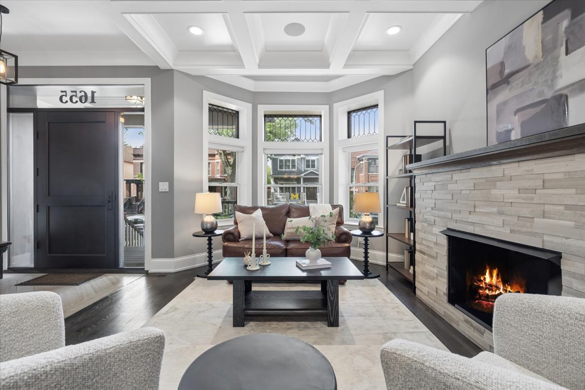 1655 West Carmen Avenue Chicago IL 60640