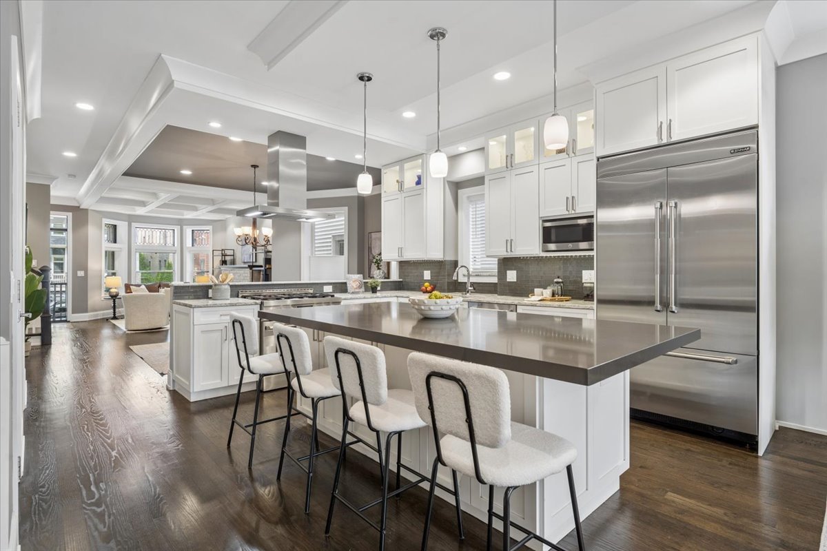 1655 West Carmen Avenue Chicago IL 60640