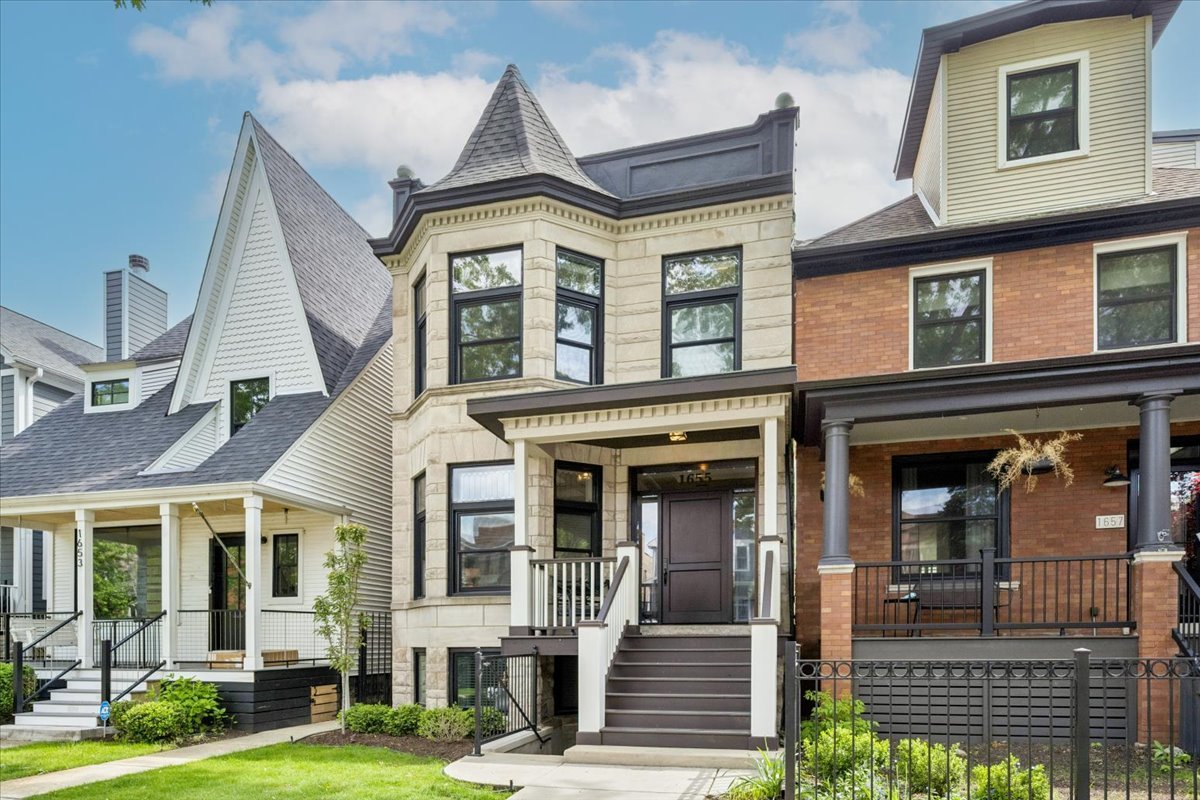1655 West Carmen Avenue Chicago IL 60640