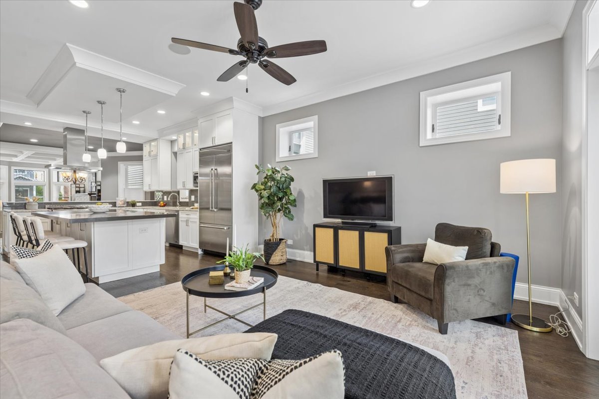 1655 West Carmen Avenue Chicago IL 60640
