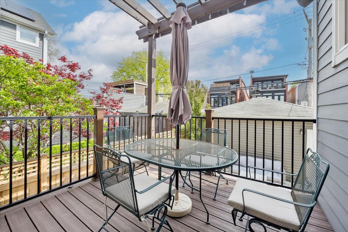 1655 West Carmen Avenue Chicago IL 60640
