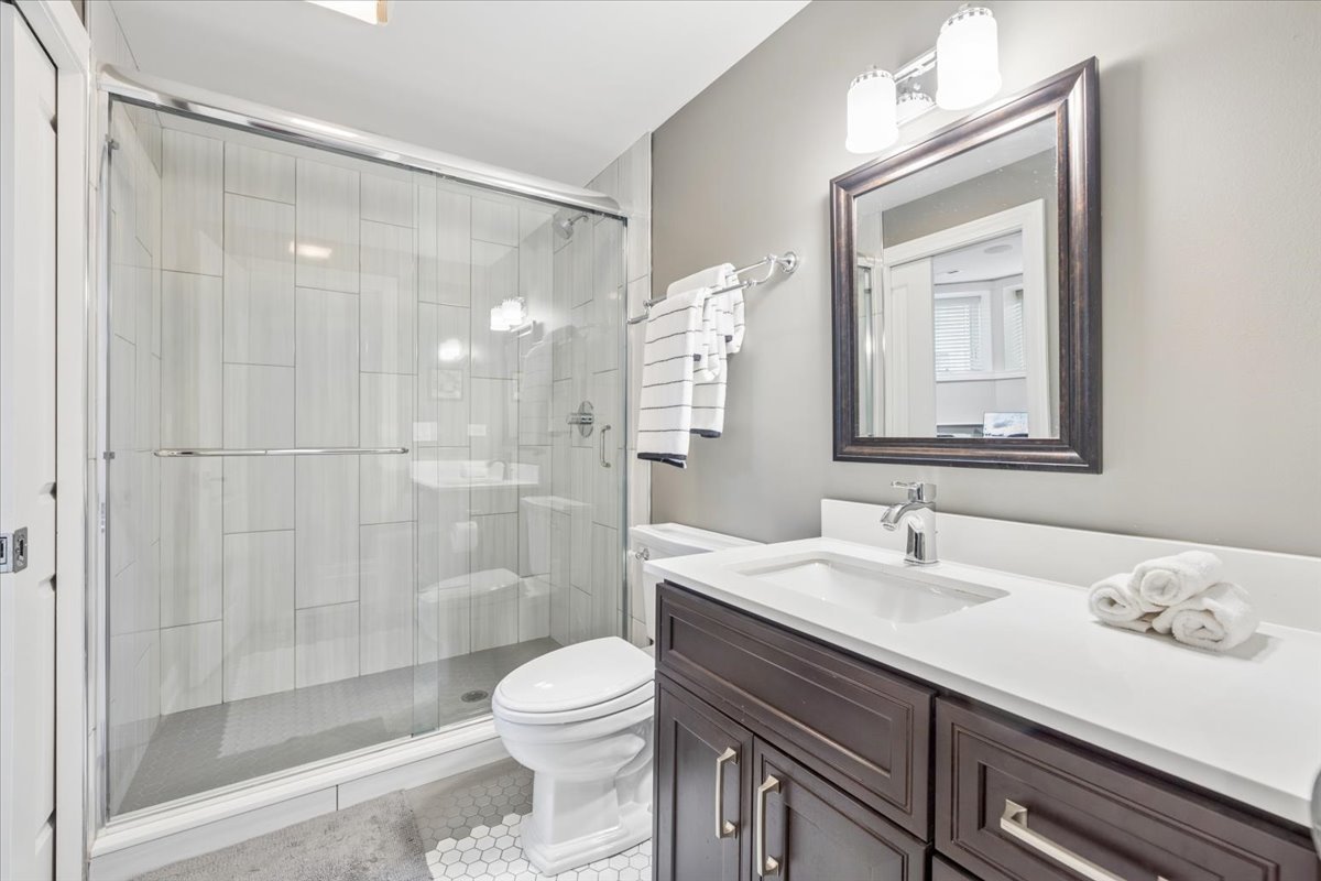 1655 West Carmen Avenue Chicago IL 60640