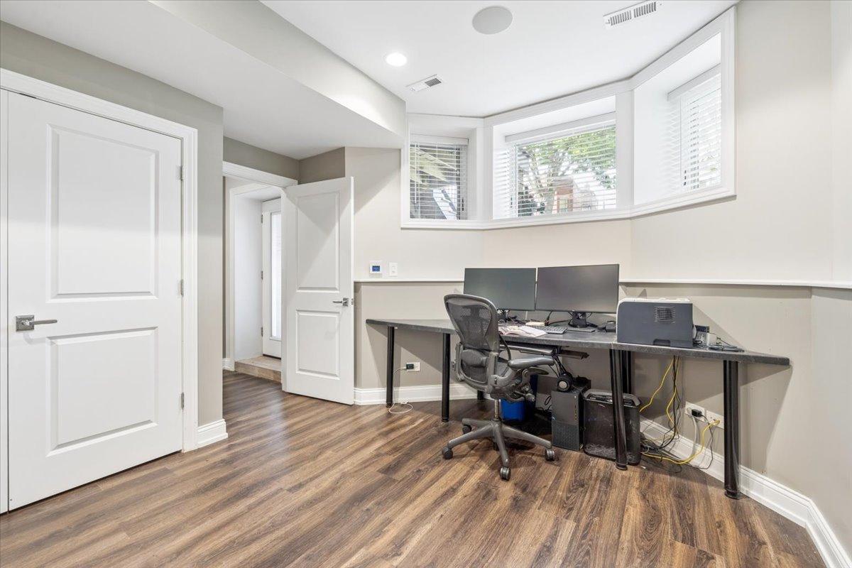 1655 West Carmen Avenue Chicago IL 60640