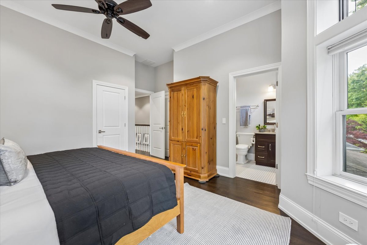 1655 West Carmen Avenue Chicago IL 60640