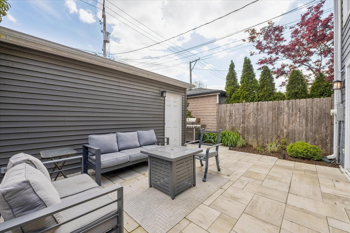 1655 West Carmen Avenue Chicago IL 60640