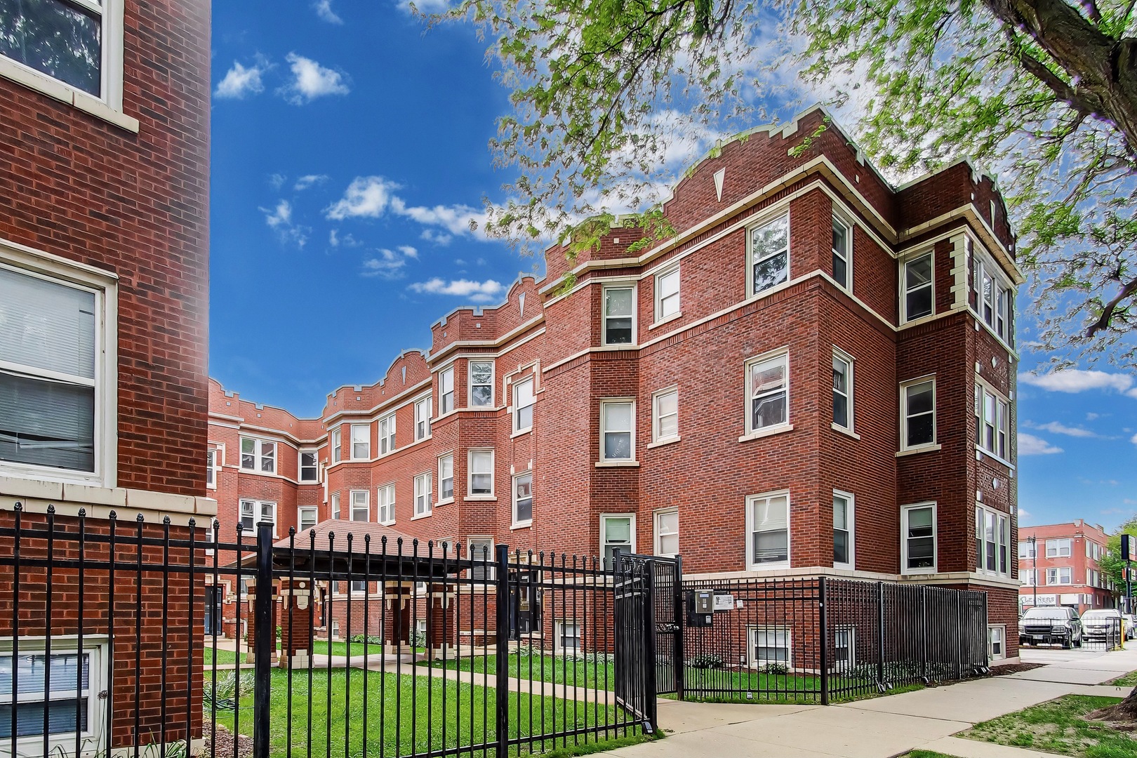 6417 North Greenview Avenue Chicago IL 60626
