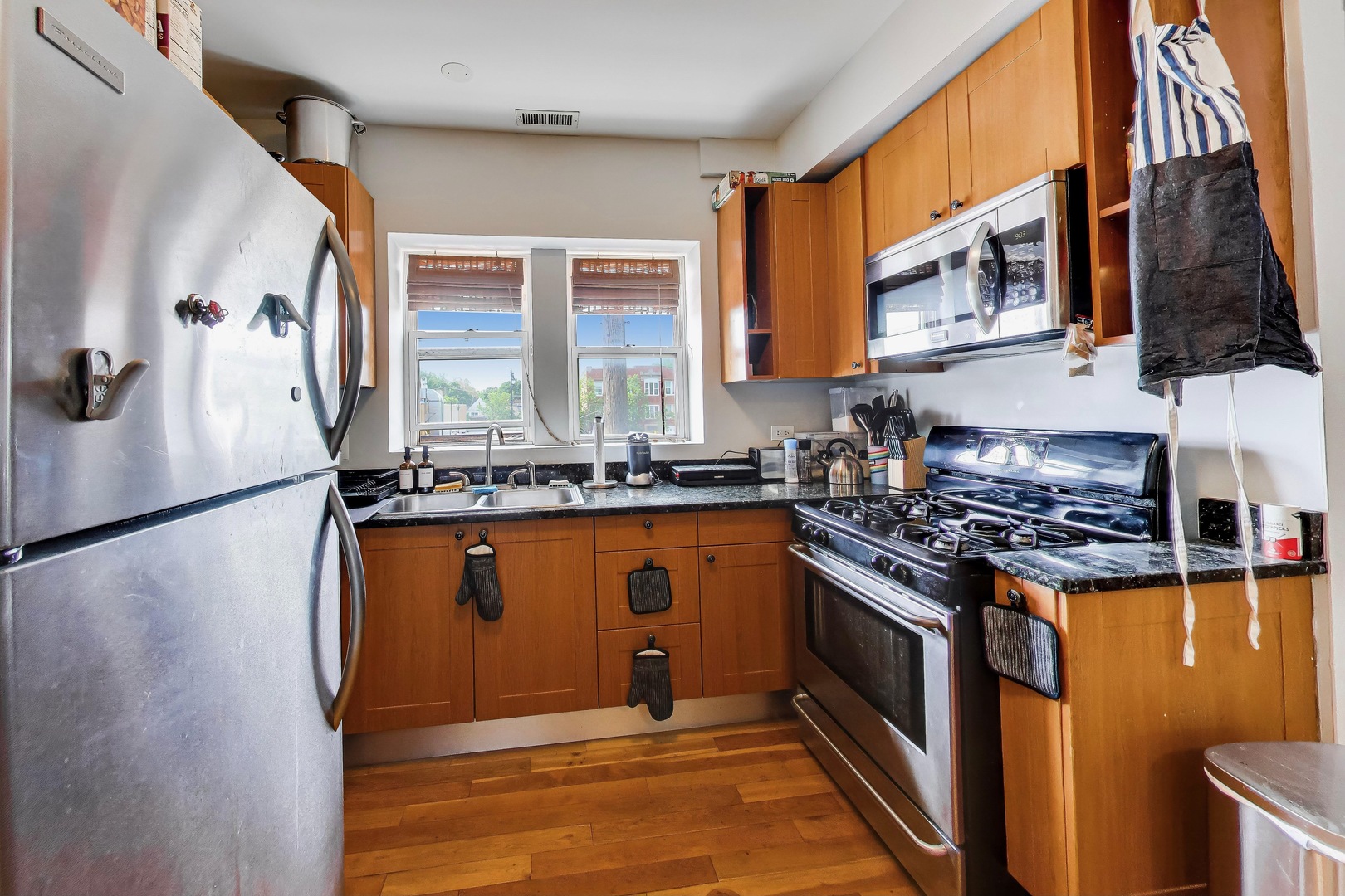 6417 North Greenview Avenue Chicago IL 60626