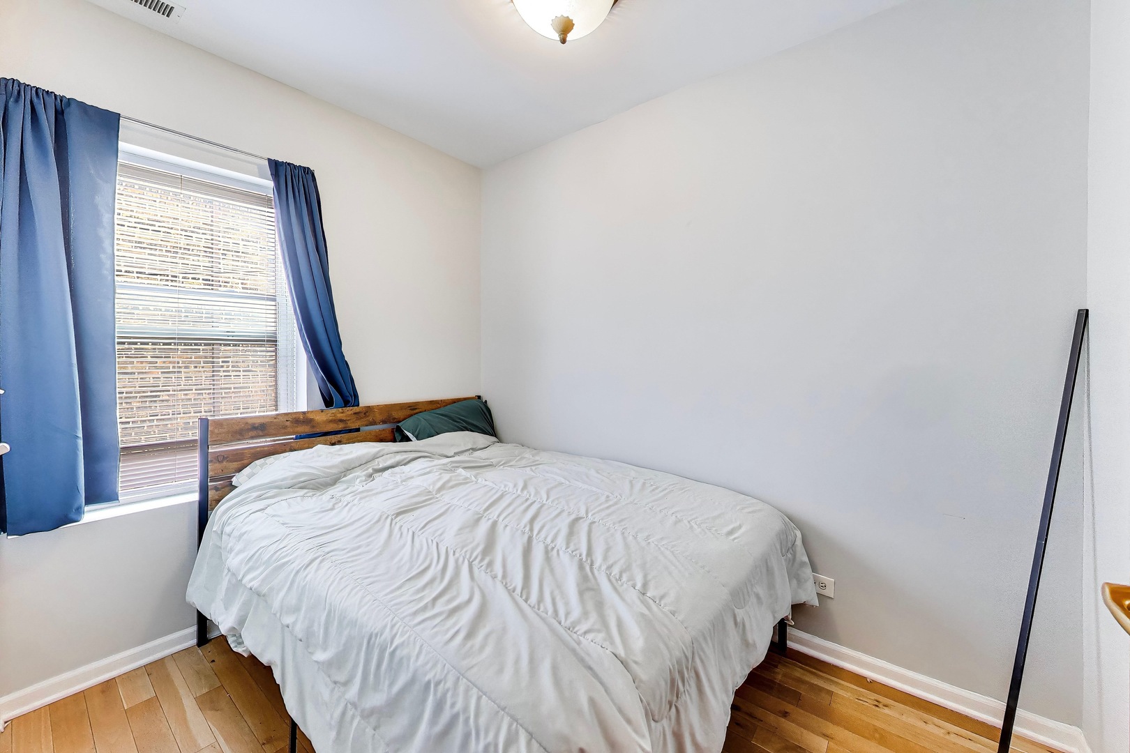 6417 North Greenview Avenue Chicago IL 60626