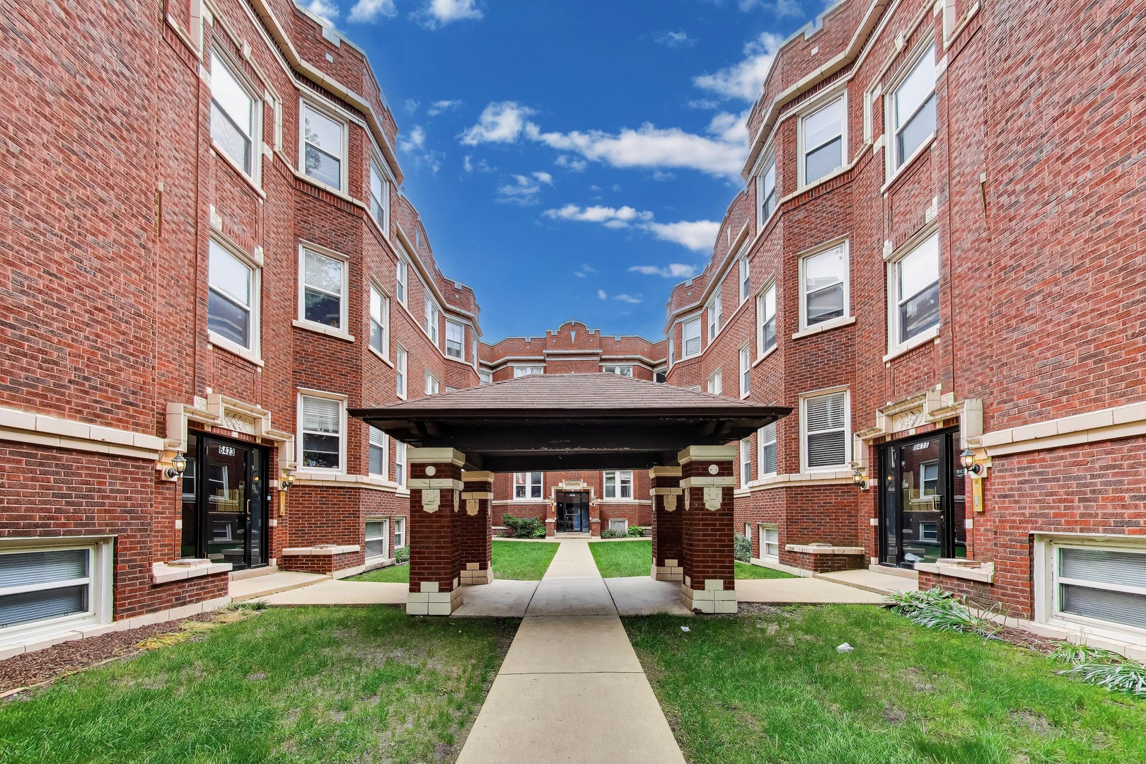6417 North Greenview Avenue Chicago IL 60626