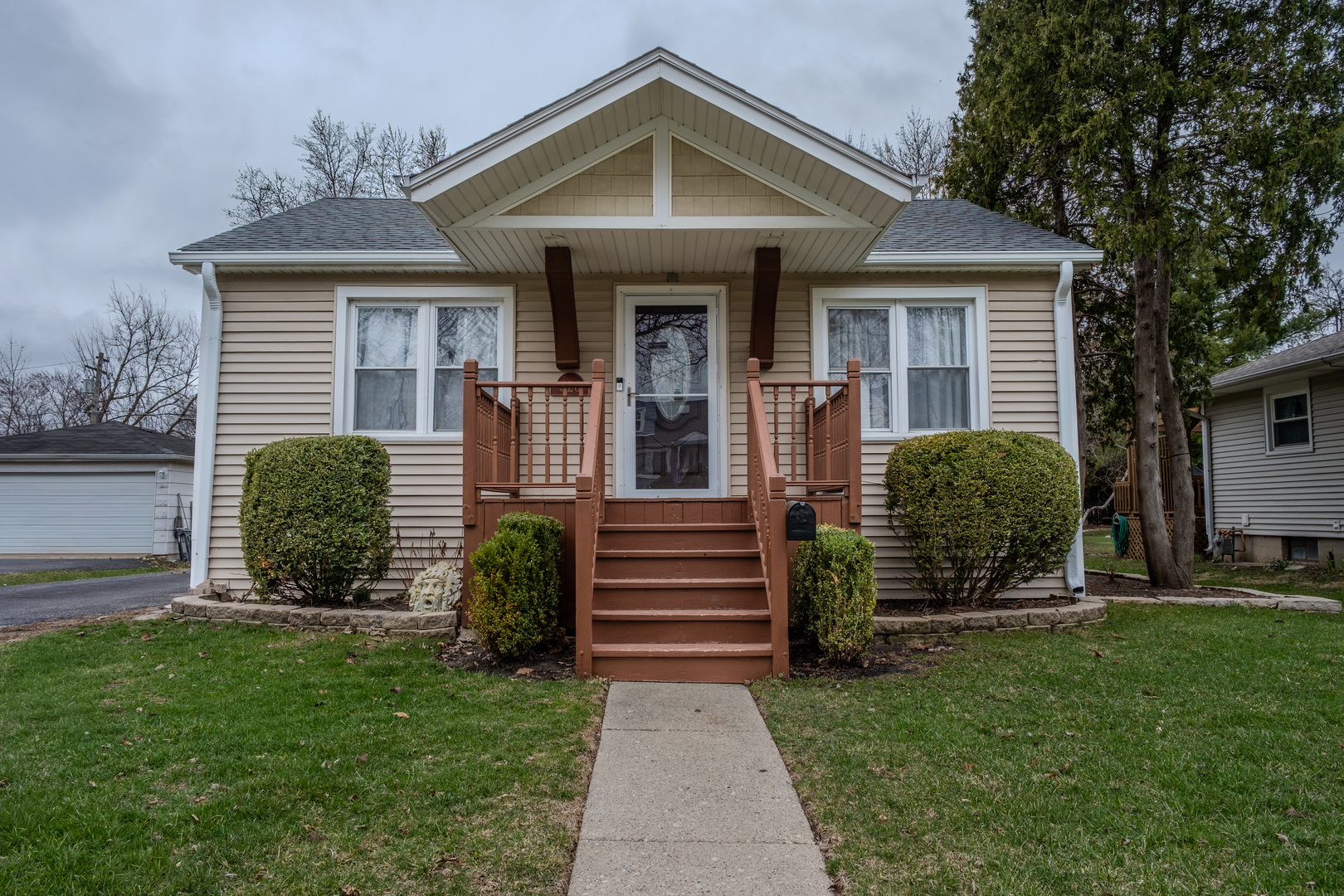 326 South Hudson Street Westmont IL 60559