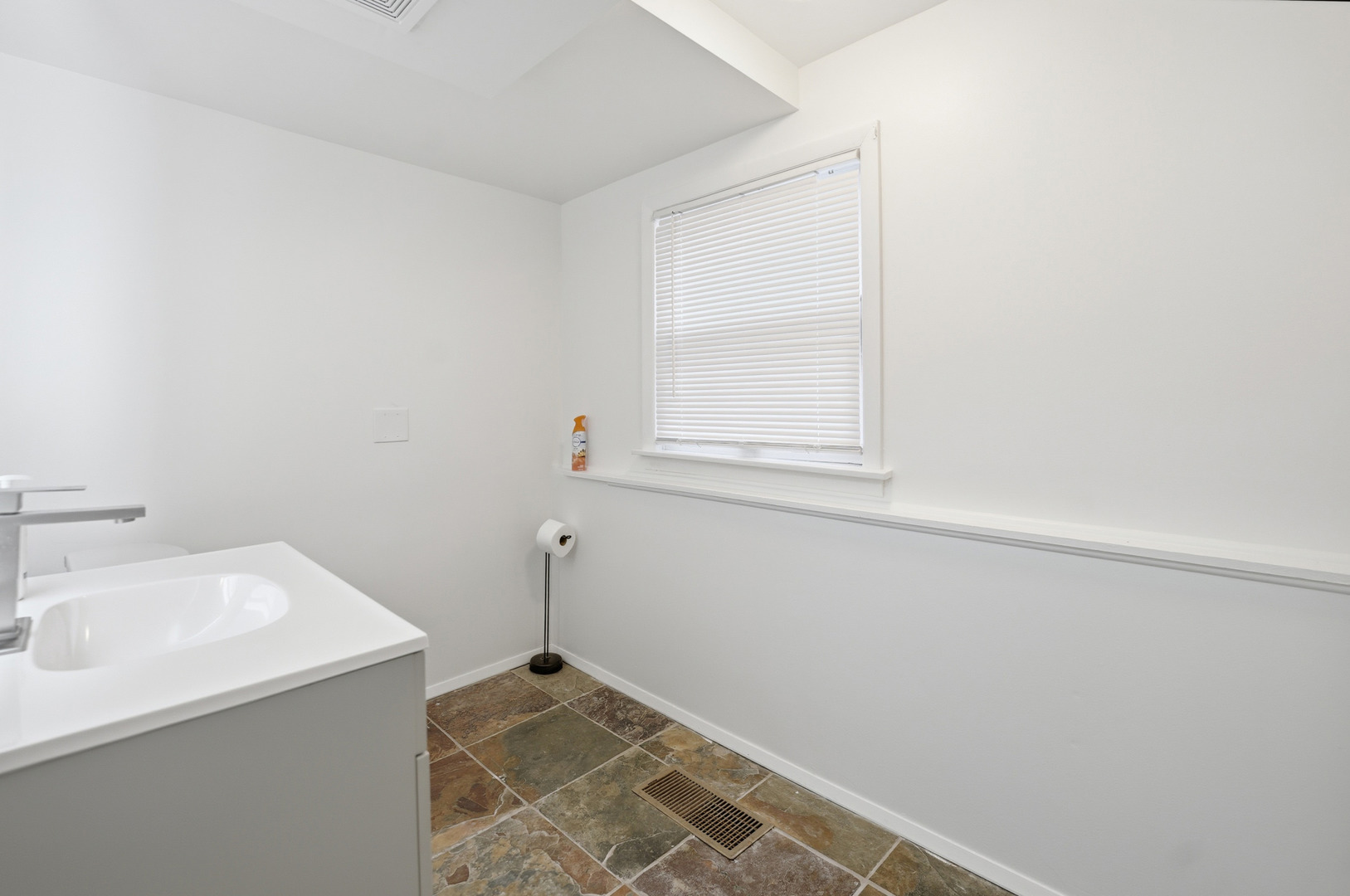2401 Rohlwing Road Rolling Meadows IL 60008