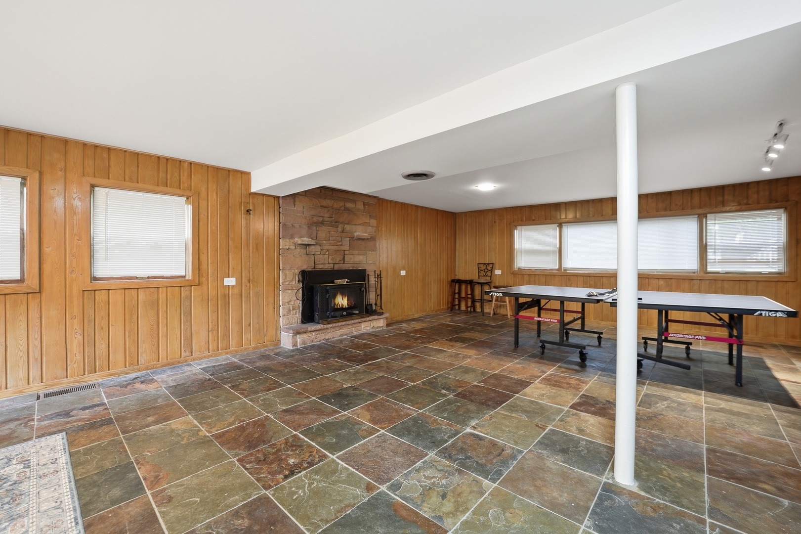 2401 Rohlwing Road Rolling Meadows IL 60008