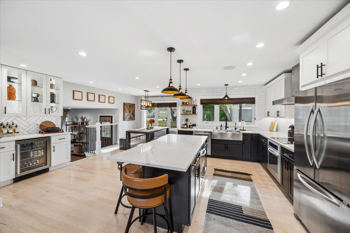 534 Summit Drive Schaumburg IL 60193