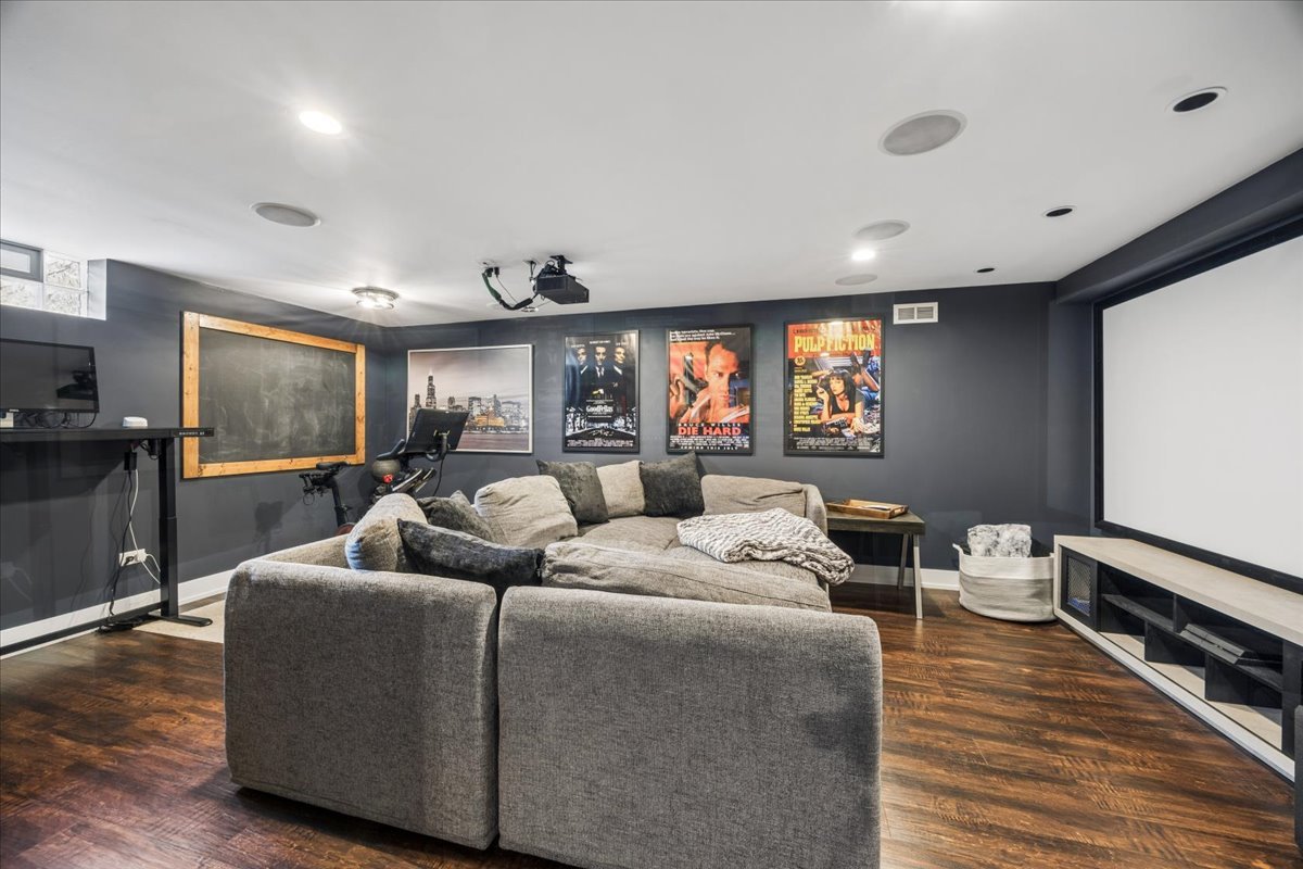 534 Summit Drive Schaumburg IL 60193
